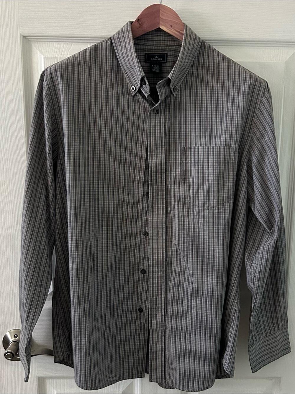 Dockers Stain Defender Gray Plaid Button-Down Shirt. Size Large Neck: 16/16.5